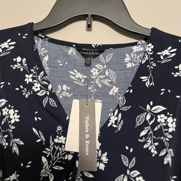 Black and White Floral Top - Picture 2 of 2